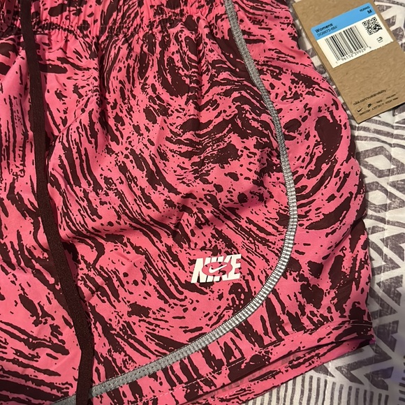 Nike shorts - Picture 2 of 5